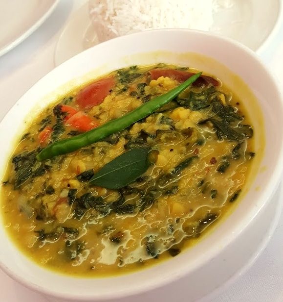 תבשיל עדשים בקארי טבעוני ב- Rasa South Indian Vegetarian Restaurant 